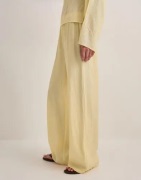 Nelly - Gul - Pull On Crinkled Pants