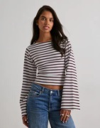 Nelly - Ternet/Stribet - Stripe Wide Sleeve Top