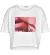 Cost:Bart T-shirt - Cropped - Katelyn - Hvid m. Print